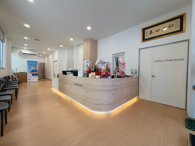 Dr Skin & Hair: Reception area at Klinik DSH Greenlane