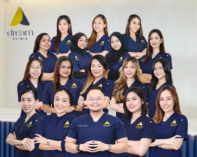 Dream Clinic doctors and staff group photo